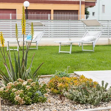 Giardino Al Mare - Bilocale Con Piscina E Grande Giardino A Due Passi Dal Mare *