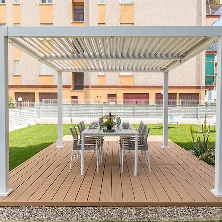 Apartamento Giardino Al Mare - Bilocale Con Piscina E Grande Giardino A Due Passi Dal Mare *