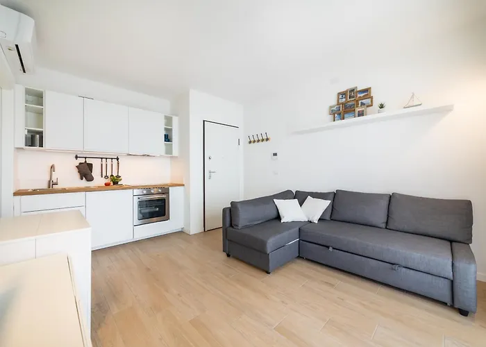Appartamento Giardino Al Mare - Bilocale Con Piscina E Grande Giardino A Due Passi Dal Mare *