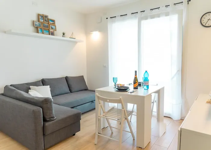 Appartamento Giardino Al Mare - Bilocale Con Piscina E Grande Giardino A Due Passi Dal Mare *